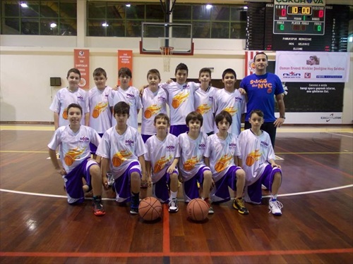 Özel Marmara Ortaokulu Küçük Erkek Basketbol Takımız 3.Oldu