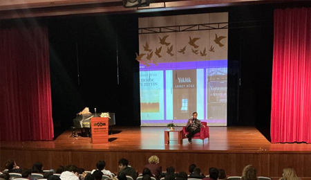 33. Geleneksel Kitap Fuarı Ahmet Büke Söyleşisiyle Sona Erdi