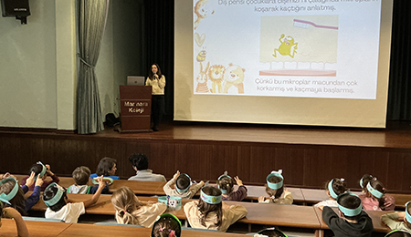 Sağlıklı Gülüşlere Doğru İlk Adım