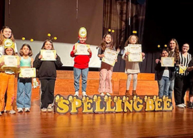Spelling Bee Etkinliğimizde Minik Arılarımız Sahnedeydi