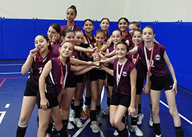 Kız Voleybol Takımımızdan İlçe Üçüncülüğüyle Gelen Gurur