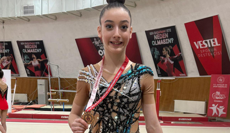 Okullar arası Ritmik Jimnastikte İstanbul 3.sü Zeyneb Ada Mahmutoğlu